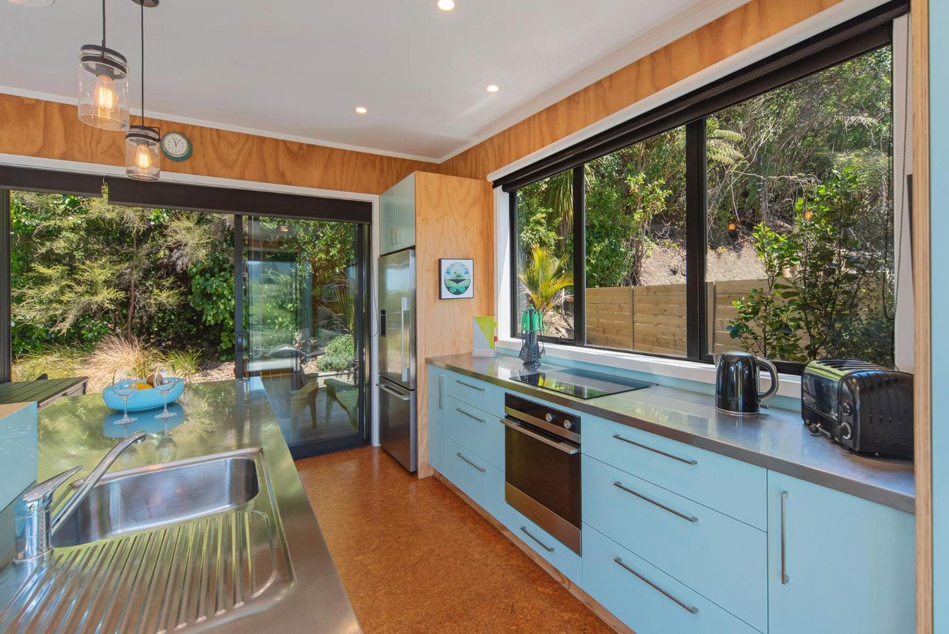 Bach 7 By The Sea - Spa Pool And Views Marahau Exterior photo